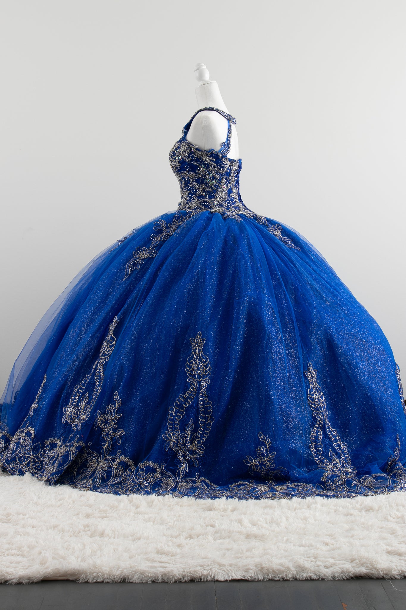 Sleeveless and strapless Royal Blue Quinceañera Dress